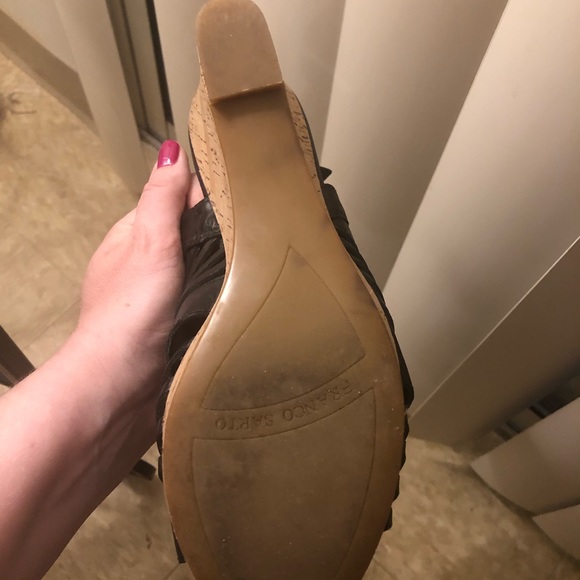 Shoes - Picture 2 of 6